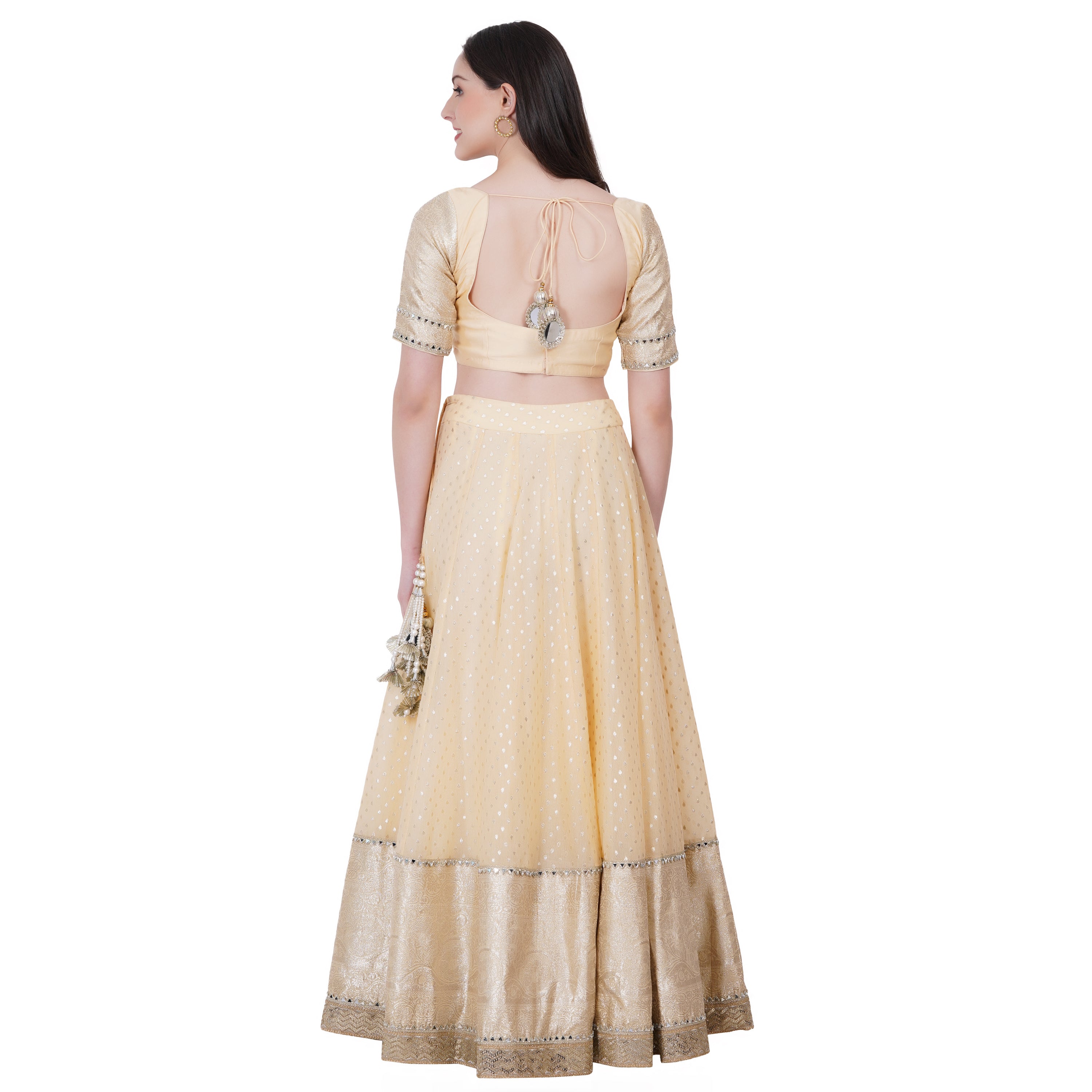 Kashi Lehenga (Cream)