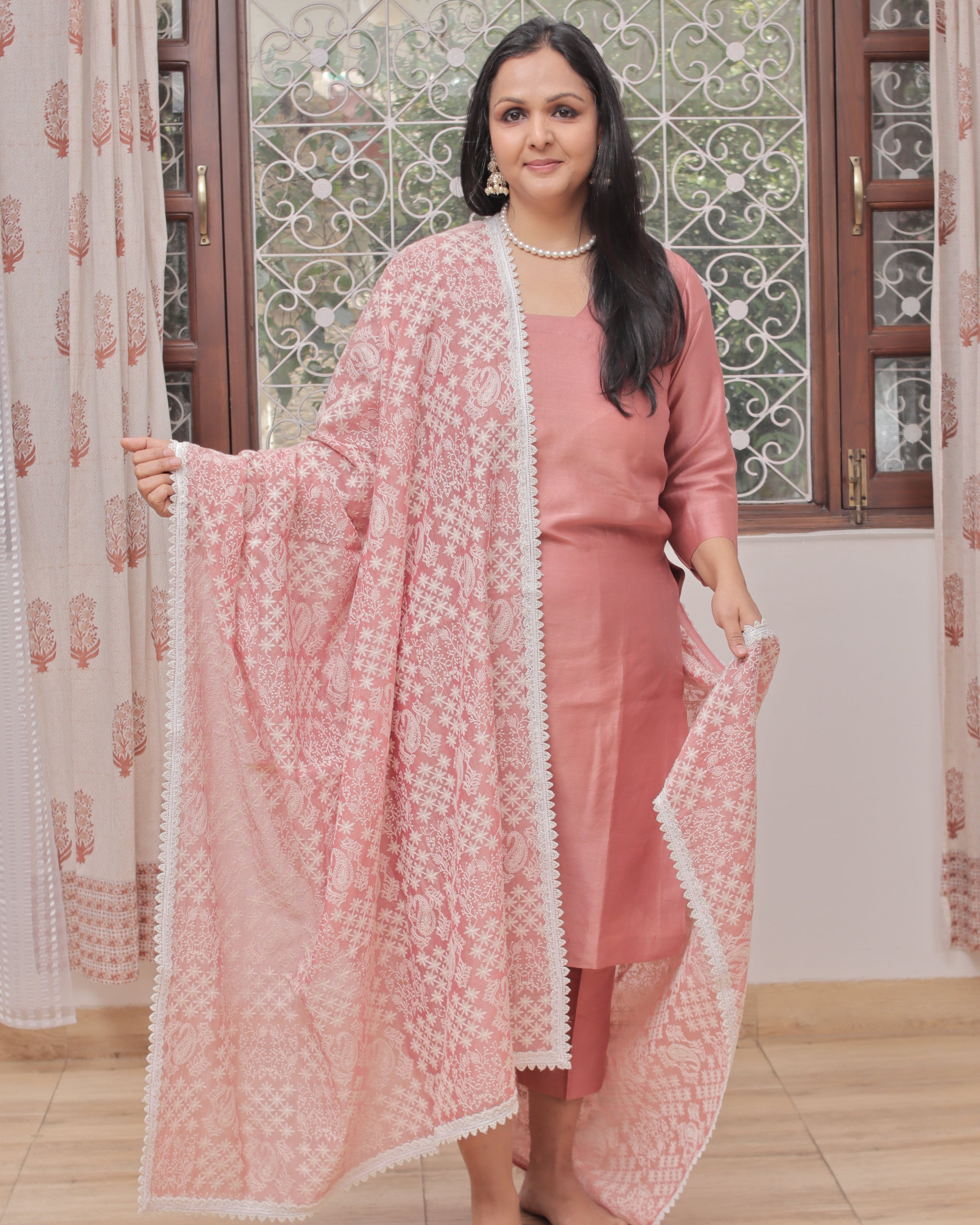 Classic style, elegant and comfortable